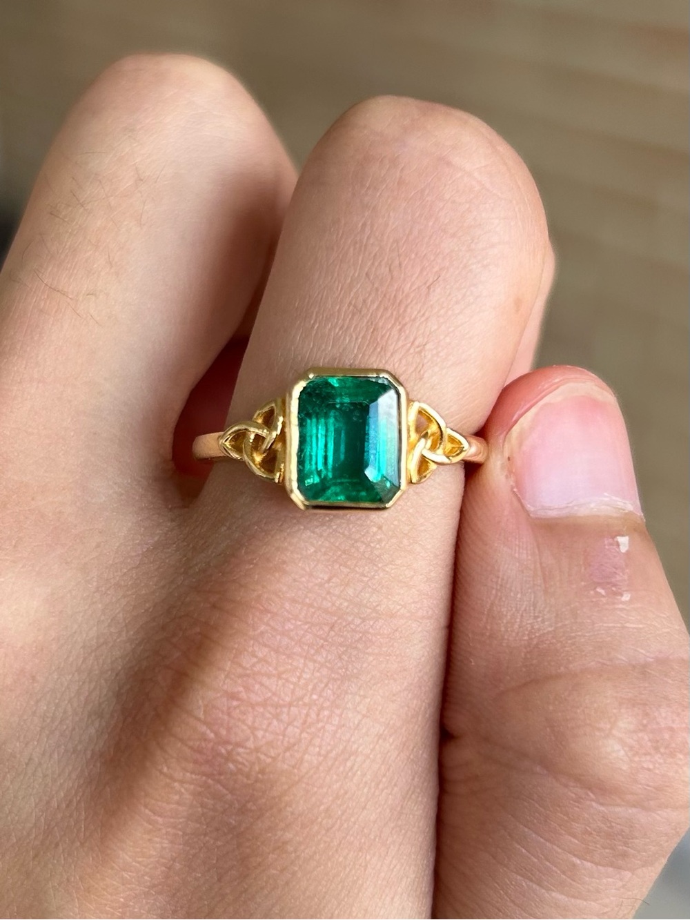 IGI Certified 18KT Yellow Gold and Emerald Ring